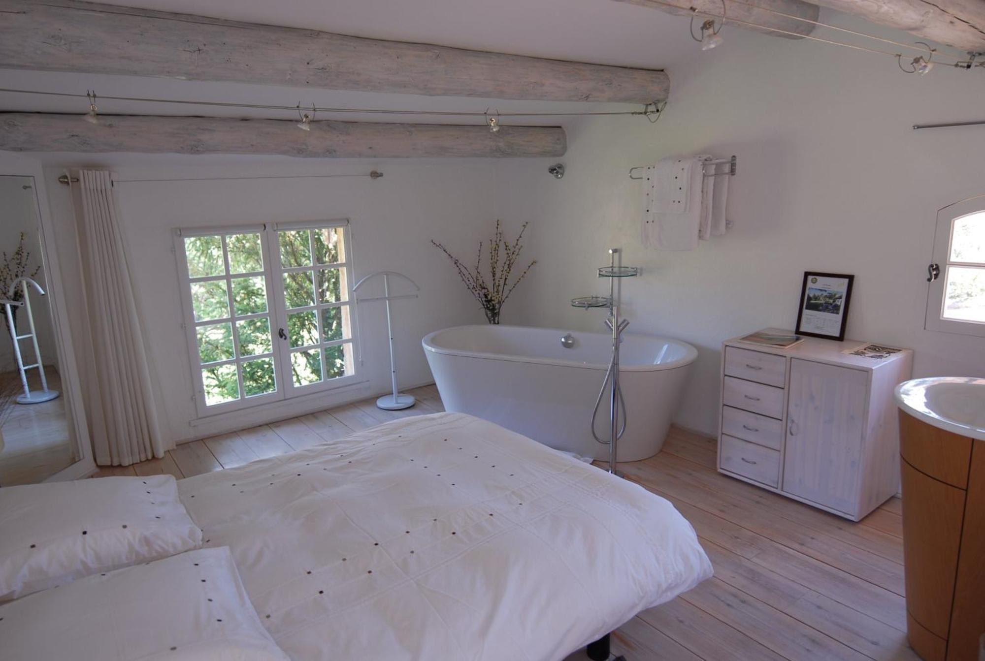 Bed and Breakfast La Ferme Saint-Marc-Jaumegarde Exteriér fotografie