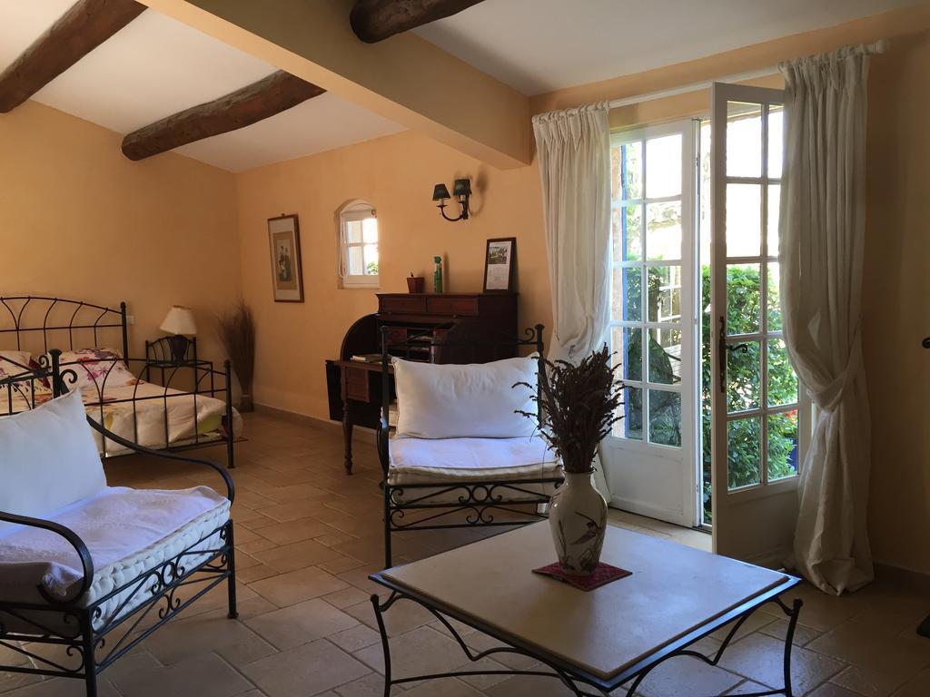 Bed and Breakfast La Ferme Saint-Marc-Jaumegarde Exteriér fotografie