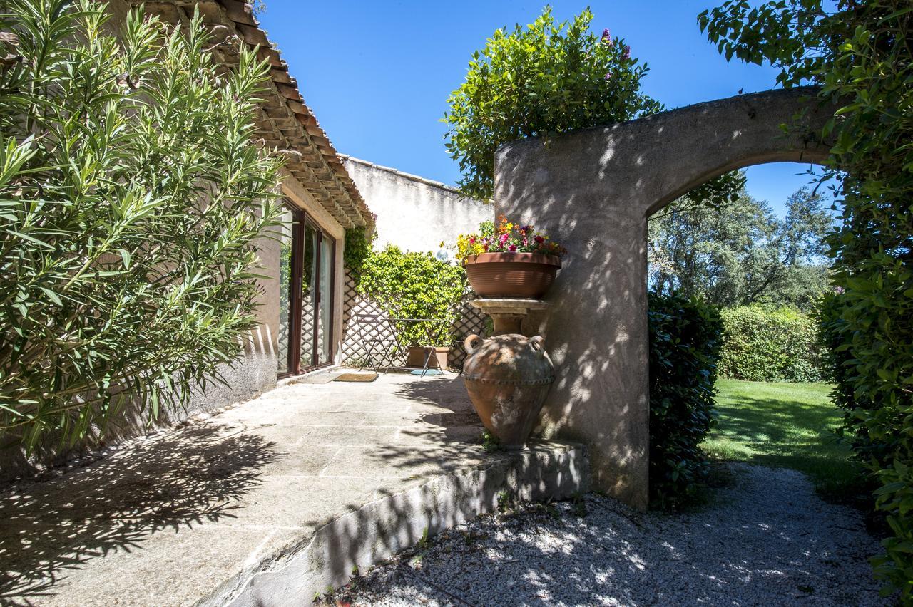 Bed and Breakfast La Ferme Saint-Marc-Jaumegarde Exteriér fotografie
